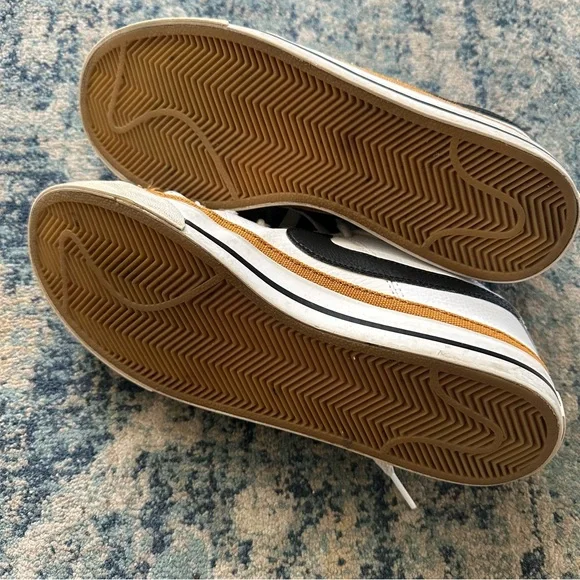 Nike Women’s Court Legacy White and Black Classic Sneakers size 8 - Picture 4 of 5